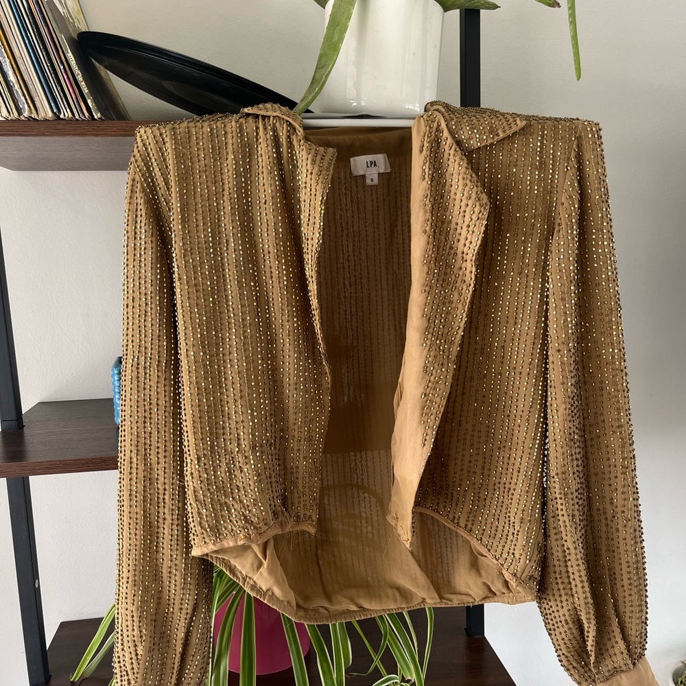 Golden cardigan made for u to stand out!